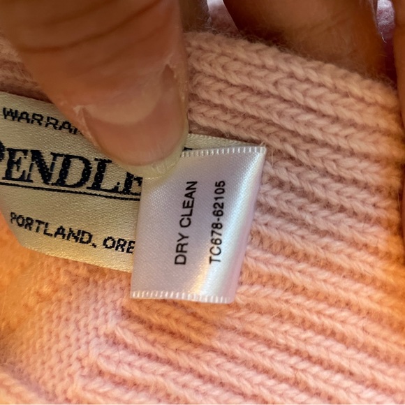 PENDLETON Pink Lambswool & Angora Authentic Pretty Cable Fall or Winter Scarf - Picture 5 of 6